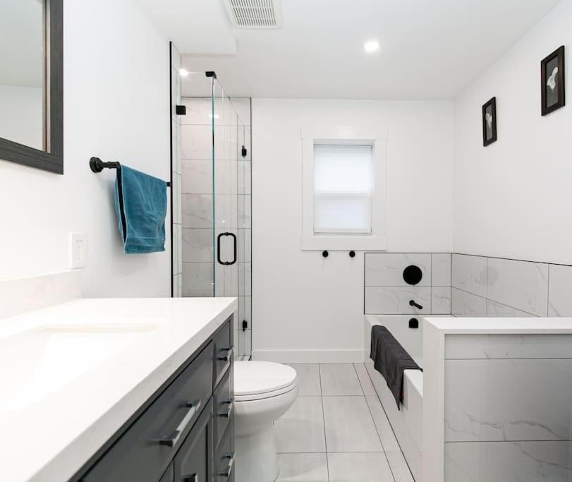Lovely 1 Bedroom Suite Near Town Βικτώρια Εξωτερικό φωτογραφία