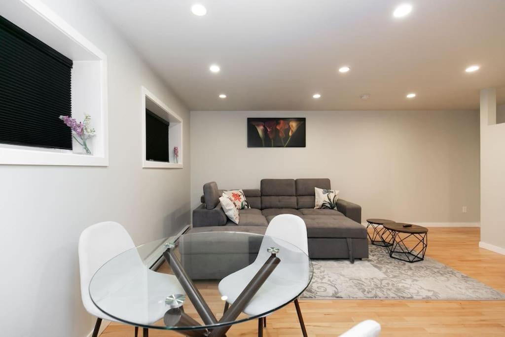 Lovely 1 Bedroom Suite Near Town Βικτώρια Εξωτερικό φωτογραφία