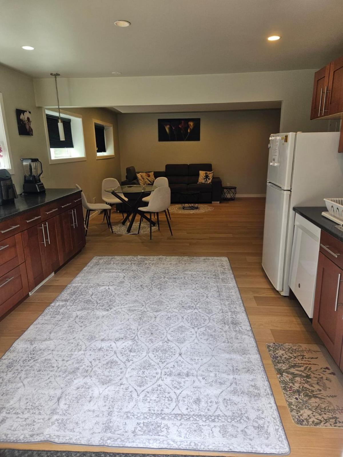 Lovely 1 Bedroom Suite Near Town Βικτώρια Εξωτερικό φωτογραφία